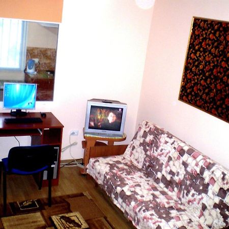 ניקולייב 1 Ком Квартира 1 Этаж 3 Дивана, Wi-Fi, Центр Города, Садовая-Чкалова "Сильпо" И "Атб" Отдельный Дом 2 Этажа מראה חיצוני תמונה